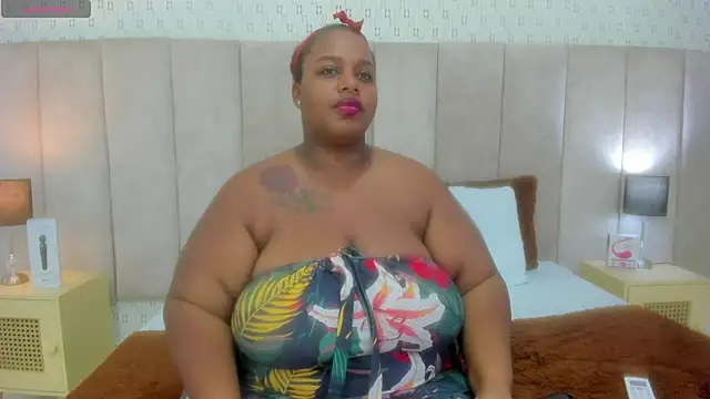 KiaraBrownn online show from 02.12.25