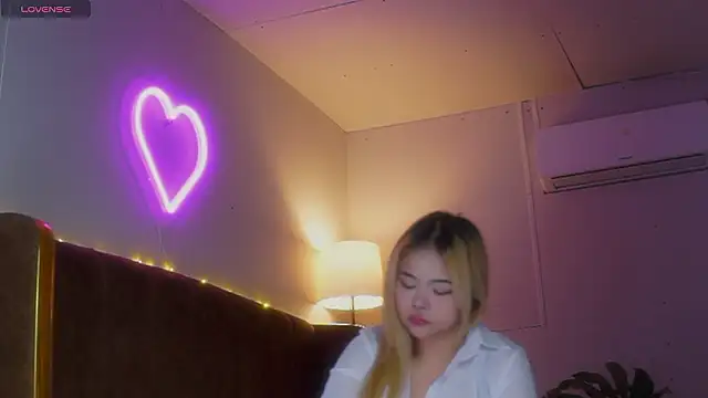 laybunny1 online show from 02.20.26