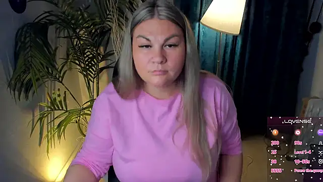 Snapshot of ZenaPallmer chatting on 09.28.25 ZenaPallmer online show from 09.28.25