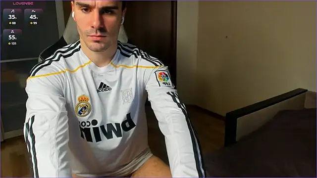 Snapshot of sam_huston chatting on 10.30.25 sam huston online show from 10.30.25