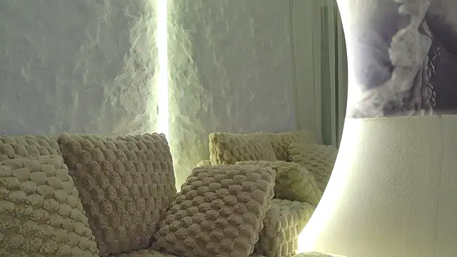 moniqque online show from 06.05.26