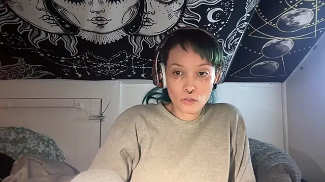 Snapshot of FRRANNKIE chatting on 12.15.24 FRRANNKIE online show from 12.15.24