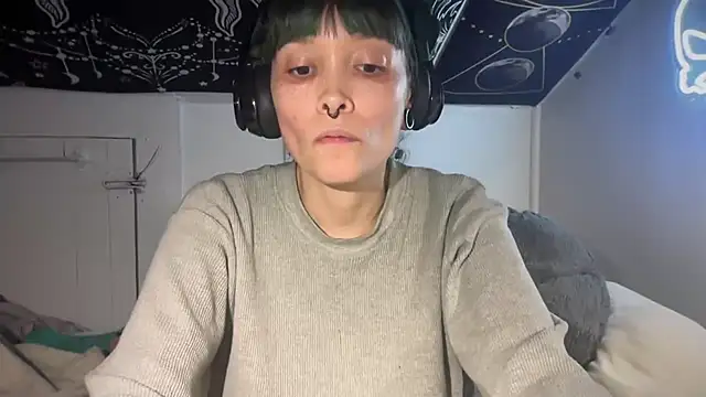 Snapshot of FRRANNKIE chatting on 12.16.24 FRRANNKIE online show from 12.16.24
