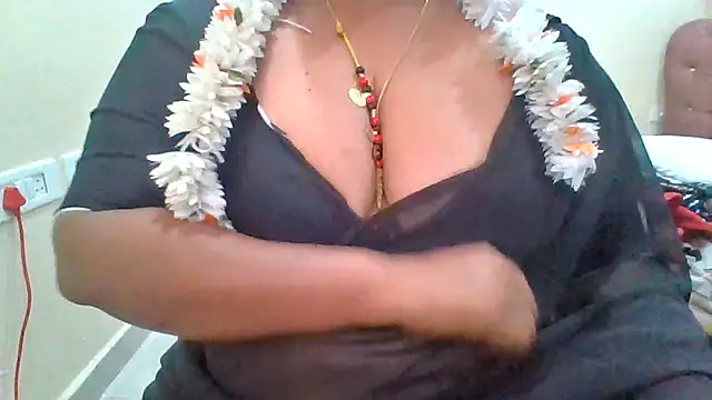 Snapshot of archanatelugu9 chatting on 01.09.25 archanatelugu9 online show from 01.09.25