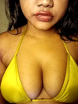 Hotlisa online show from 12.03.25