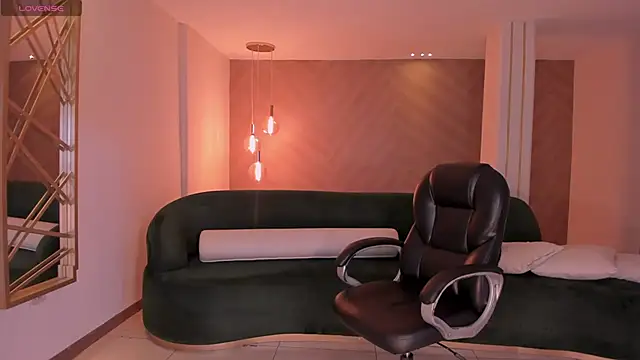 BiancaPierce online show from 02.19.25