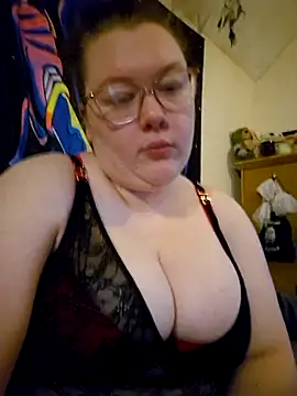 Snapshot of Sexycurvyemilyy chatting on 12.05.24 Sexycurvyemilyy online show from 12.05.24