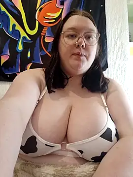 Sexycurvyemilyy online show from 04.11.26