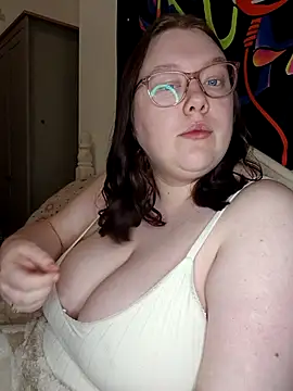 Sexycurvyemilyy online show from 04.21.26