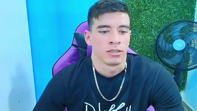 Snapshot of DEIBY_BABY chatting on 02.17.25 DEIBY BABY online show from 02.17.25