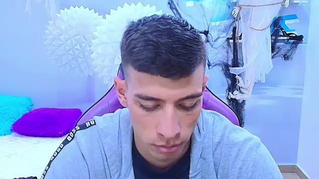 Snapshot of DEIBY_BABY chatting on 10.30.25 DEIBY BABY online show from 10.30.25