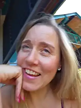 Snapshot of SkyelarSommer chatting on 02.06.25 SkyelarSommer online show from 02.06.25