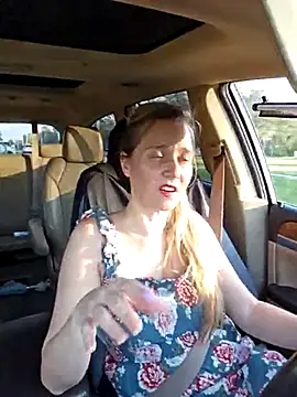 Snapshot of SkyelarSommer chatting on 03.05.25 SkyelarSommer online show from 03.05.25