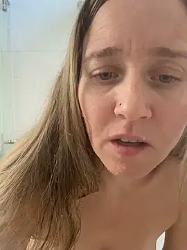 Snapshot of SkyelarSommer chatting on 11.07.25 SkyelarSommer online show from 11.07.25