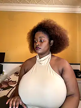 Snapshot of KnockoutBestie chatting on 10.07.25 KnockoutBestie online show from 10.07.25