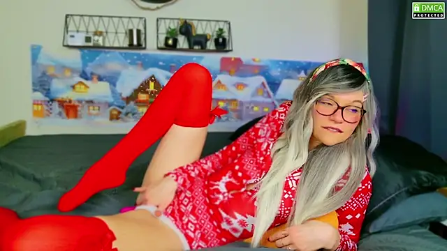 Snapshot of Kittychatte chatting on 12.24.24 Kittychatte online show from 12.24.24