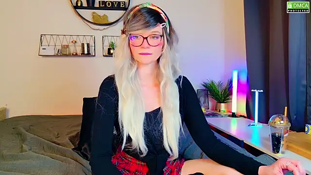 Snapshot of Kittychatte chatting on 02.18.25 Kittychatte online show from 02.18.25