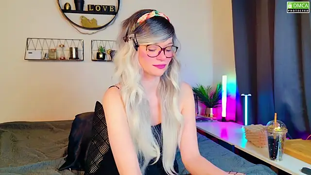 Snapshot of Kittychatte chatting on 02.23.25 Kittychatte online show from 02.23.25