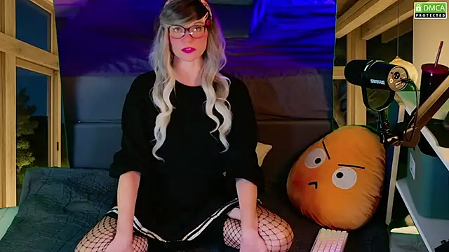 Snapshot of Kittychatte chatting on 09.22.25 Kittychatte online show from 09.22.25