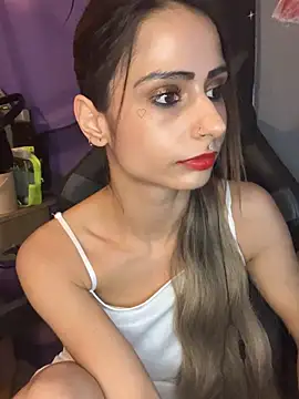 LaPetitechienne1 online show from 12.22.24