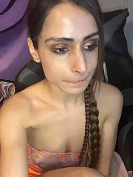 LaPetitechienne1 online show from 01.01.25