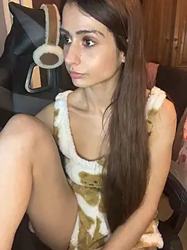 LaPetitechienne1 online show from 01.26.25