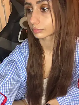 LaPetitechienne1 online show from 02.01.25