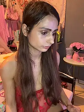 LaPetitechienne1 online show from 02.16.25