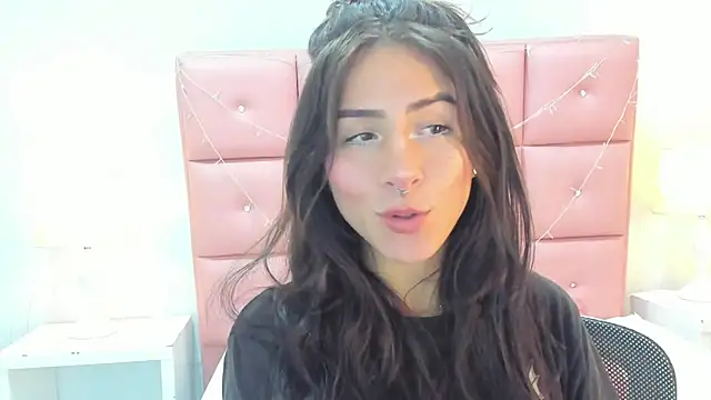 Mhelanny2 online show from 02.22.25