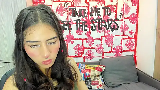 Mhelanny2 online show from 02.22.25