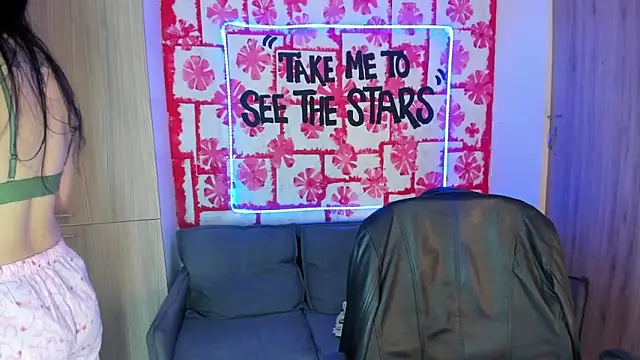 Mhelanny2 online show from 02.27.25