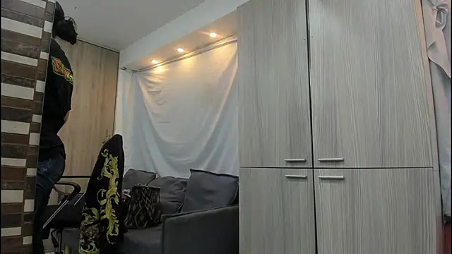 Mhelanny2 online show from 11.25.25