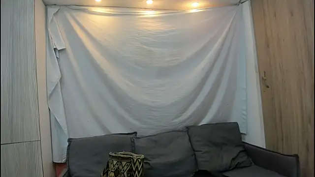 Mhelanny2 online show from 01.16.26