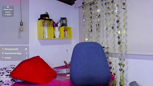 Snapshot of yasmin_goldenst chatting on 01.03.25 yasmin goldenst online show from 01.03.25