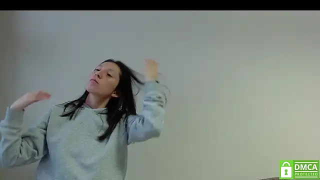 Sophi Cute online show from 10.23.25