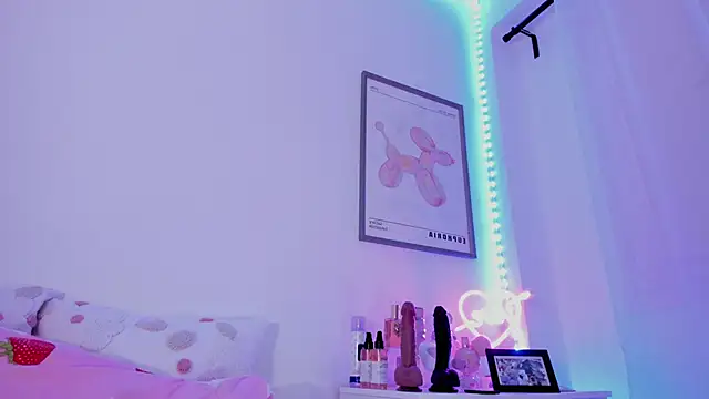 Snapshot of _viioletweekend_ chatting on 03.06.25 viioletweekend online show from 03.06.25