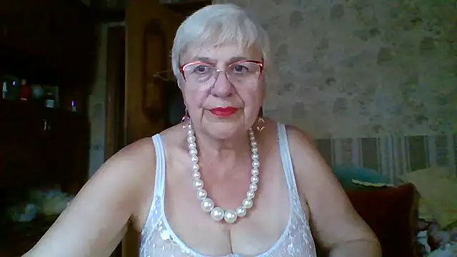Snapshot of SweetCherry27 chatting on 07.08.26 SweetCherry27 online show from 07.08.26