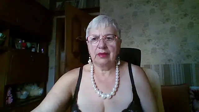 Snapshot of SweetCherry27 chatting on 07.18.26 SweetCherry27 online show from 07.18.26