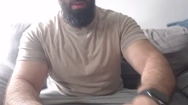 Snapshot of hugemachohandsome chatting on 06.17.26 hugemachohandsome online show from 06.17.26