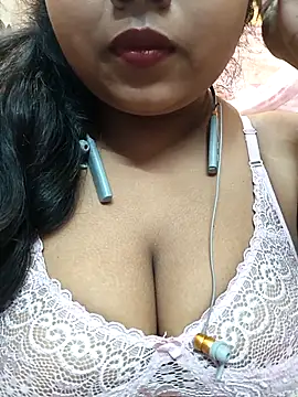 Sophiaboudi online show from 02.14.25