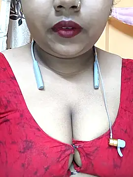 Sophiaboudi online show from 02.15.25