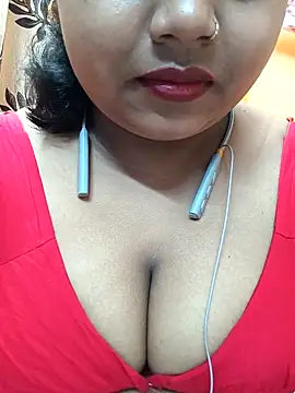 Sophiaboudi online show from 02.19.25