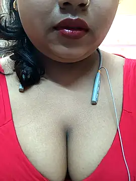 Sophiaboudi online show from 02.21.25