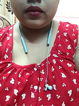 Sophiaboudi online show from 02.28.25