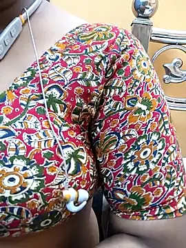 Sophiaboudi online show from 03.04.25