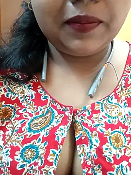 Sophiaboudi online show from 03.17.25