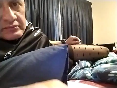 Snapshot of MattBratt chatting on 05.30.26 MattBratt online show from 05.30.26