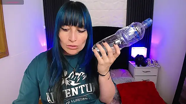 alicia moom online show from 01.22.25