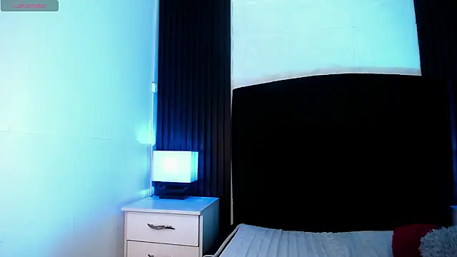 alicia moom online show from 10.23.25