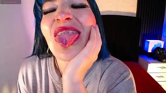 alicia moom online show from 04.06.26